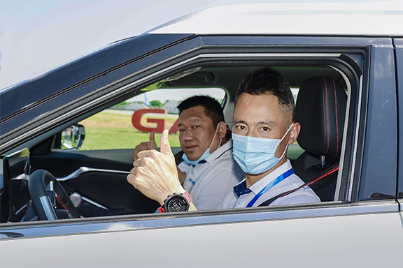 20中国著名CRC冠军车手、中国汽车摩托车运动联合会教官陈德安试乘试驾.jpg
