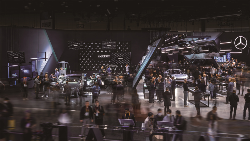 01.梅赛德斯-奔驰携多项重磅科技成果亮相于拉斯维加斯举办的2023年国际消费电子展（CES），生动诠释“科技创造向往”的创新蓝图.jpg